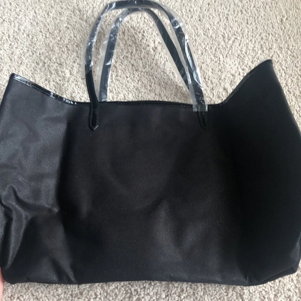 VICTORIA’S SECRET BLACK TOTE WITH MAKEUP BAG